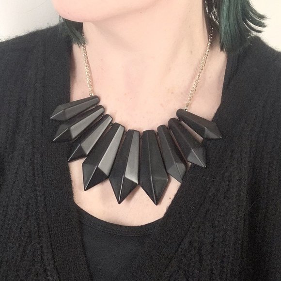 Jewelry - Modern Geometric Shape Black Statement Necklace